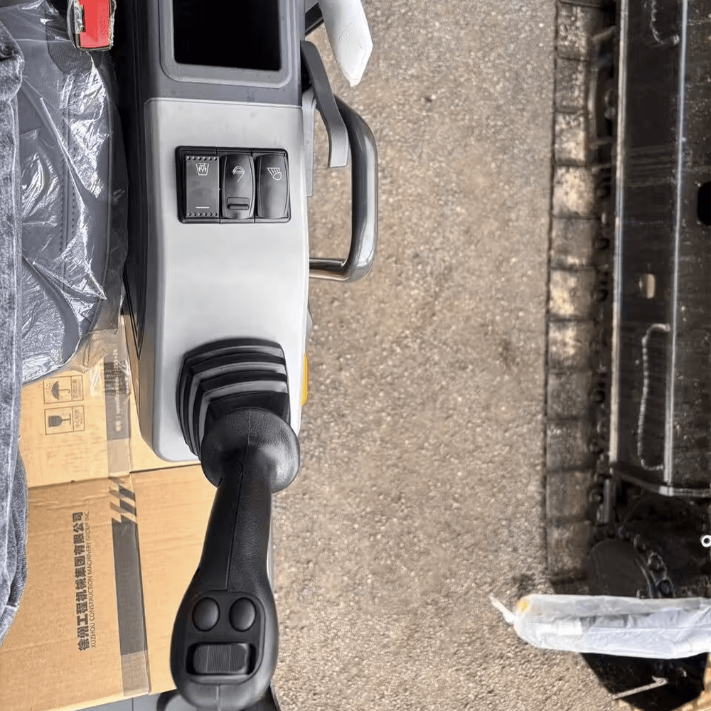 Гусеничный экскаватор XCMG XE215G